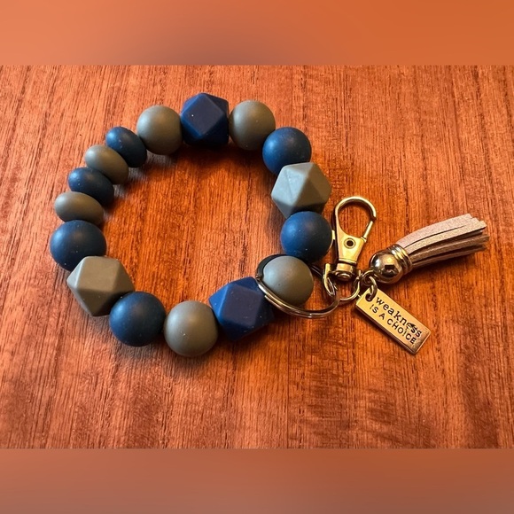 Handmade Silicone beaded wrist Charm Keychain - Picture 1 of 2